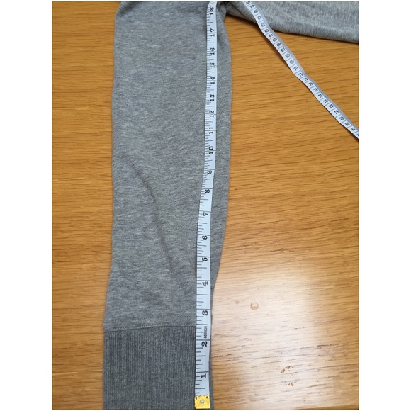 Banana Republic Quilted Gray Sweatshirt Medium - Picture 8 of 8